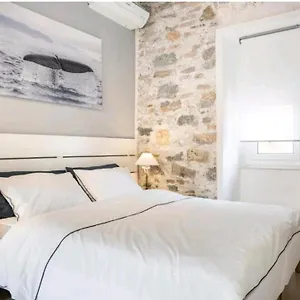 https://whale-song-apartment.hotelitalianriviera.com